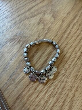UNO de 50 Silver-Tone Charm Bracelet with Amor Salud Suerte Discs